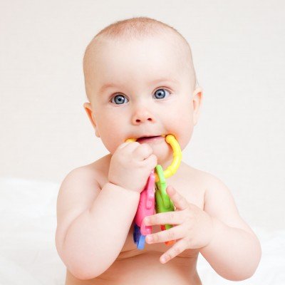 Bolest při růstu zubů u kojenců